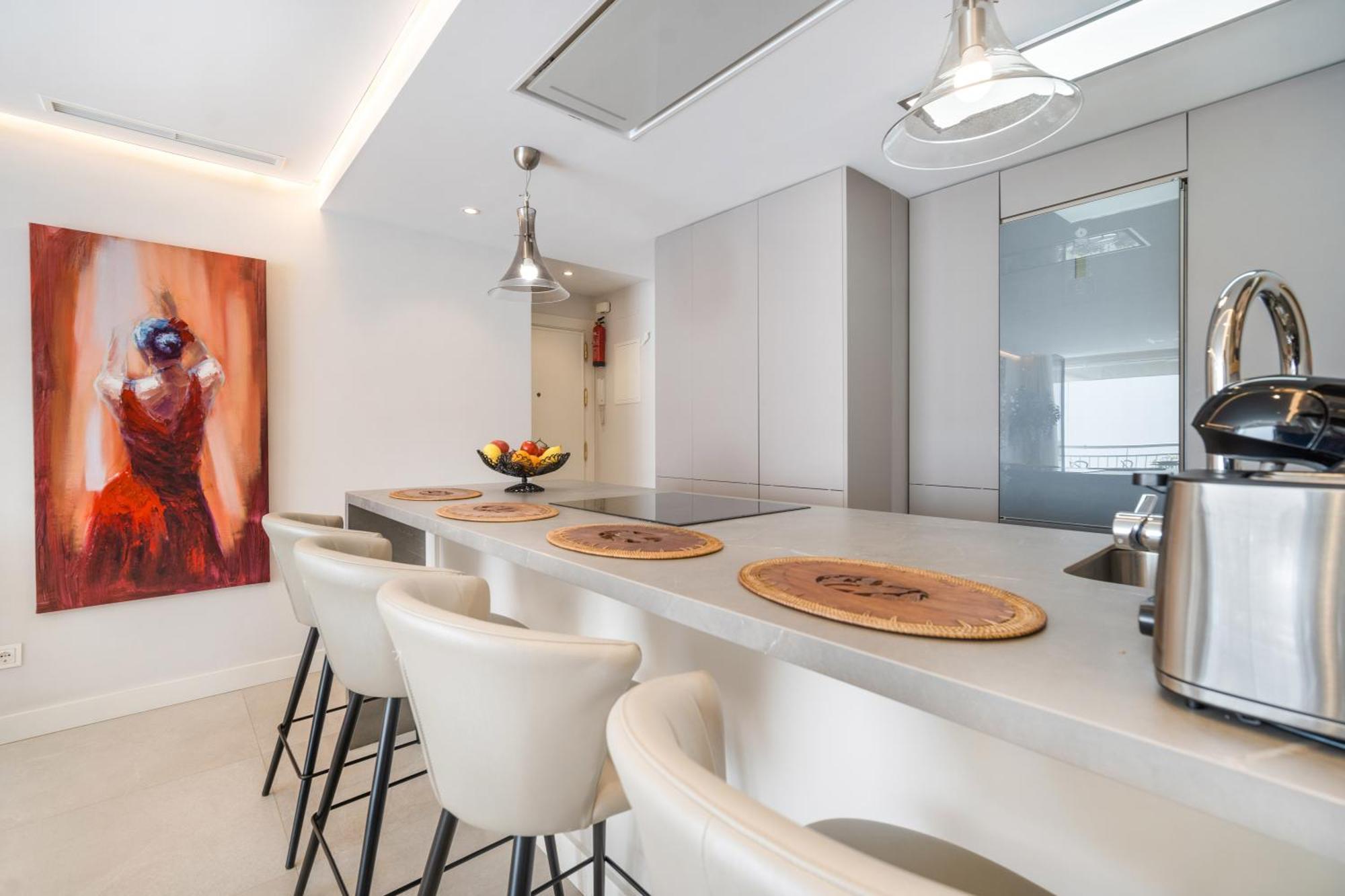 Elegant Beachside Apartament